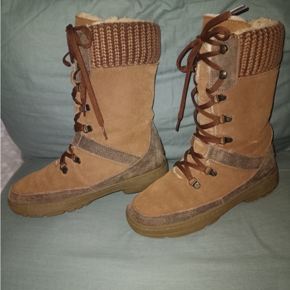 BEARPAW Sherpa Lined Boots size 8